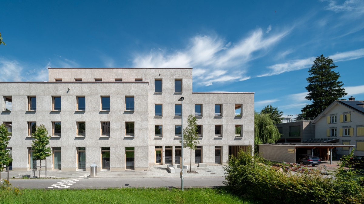 Mit einem innovativen Bausystem zeigt Openly Valley in Widnau (CH), wie Gebäude nicht nur klimaneutral gebaut, sondern als CO2-Senken genutzt werden können.© Jens Ellensohn / Openly Mit einem innovativen Bausystem zeigt Openly Valley in Widnau (CH), wie Gebäude nicht nur klimaneutral gebaut, sondern als CO2-Senken genutzt werden können.© Jens Ellensohn / Openly